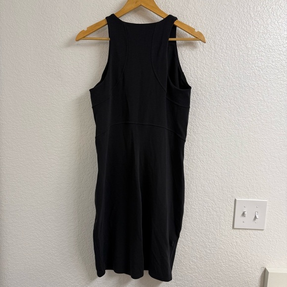 Lululemon Slim-Fit Above-Knee Dress Black Size 10 - Picture 3 of 5
